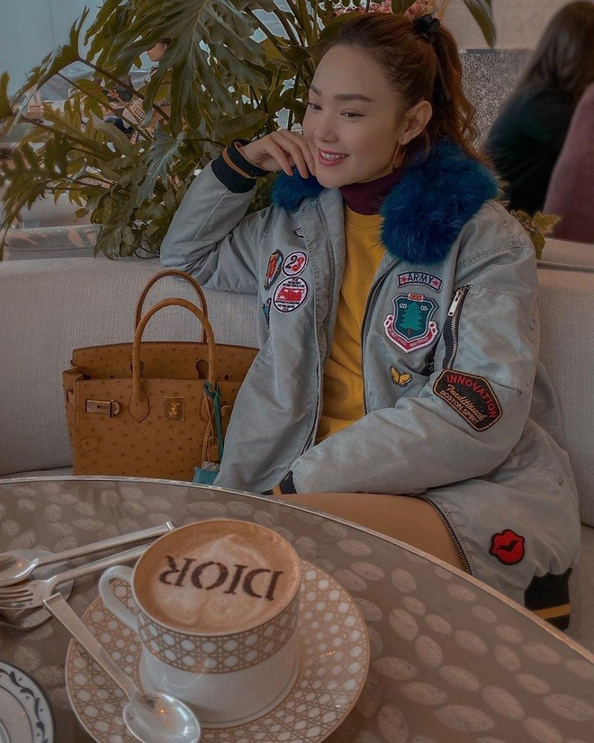 Minh Hằng sang chảnh xách túi hơn nửa tỷ đi chơi Running Man