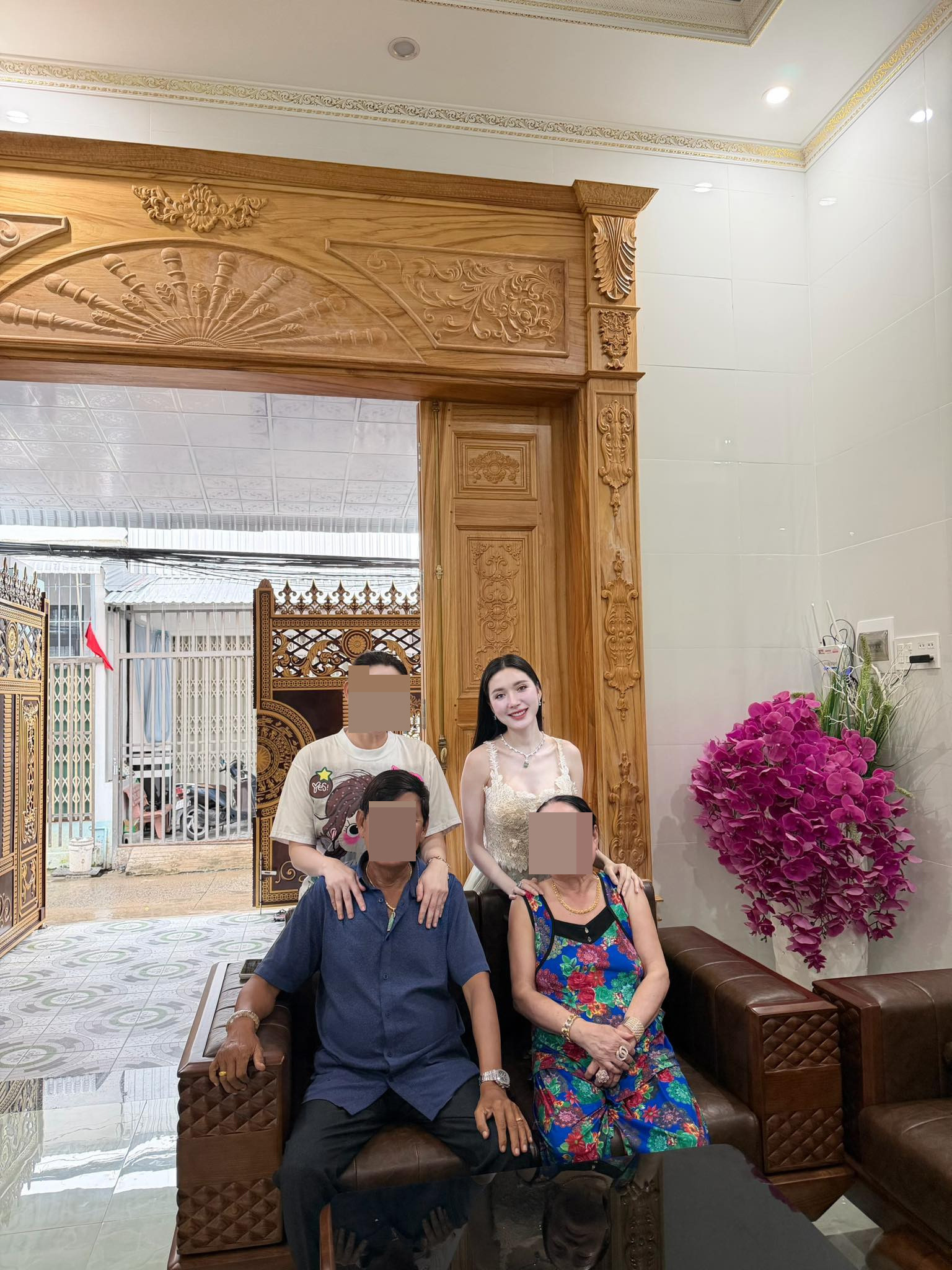 Giữa ồn ào thuốc giảm cân Ngân Collagen khoe loạt cơ ngơi bạc tỷ