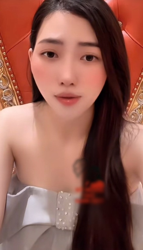 Giữa ồn ào thuốc giảm cân Ngân Collagen khoe loạt cơ ngơi bạc tỷ