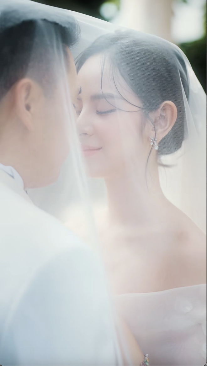 Thêm người sao nữ Vbiz lộ ảnh cưới với chồng thiếu gia chú rể xuất thân đình đám