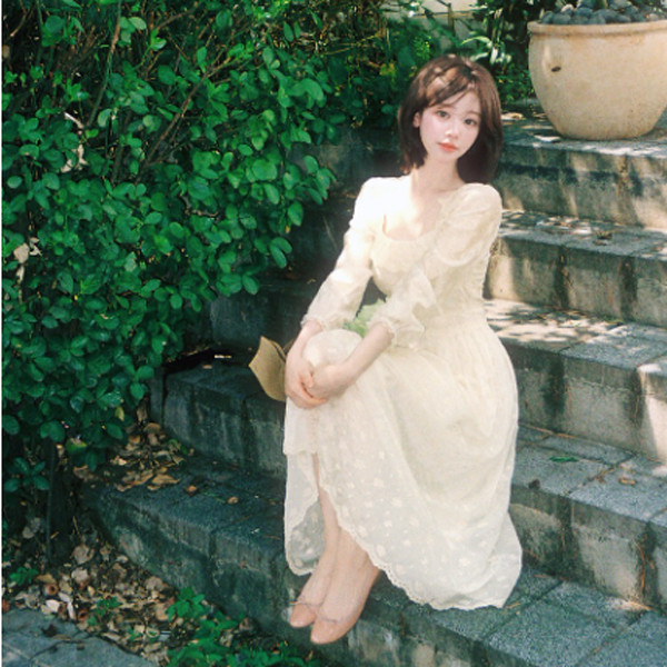 Chi tiết đôi dày bệt tinh tế trong đám cưới của 2 nàng hoa hậu họ Đỗ - Ảnh 6.