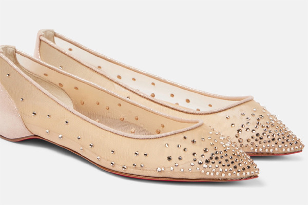 Chi tiết đôi dày bệt tinh tế trong đám cưới của 2 nàng hoa hậu họ Đỗ - Ảnh 3.