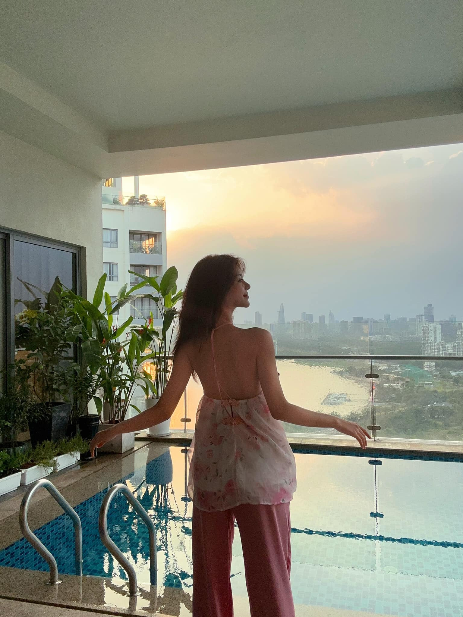 Cuộc sống sang chảnh của Lona Kiều Loan sau nghi vấn sinh con cho bác sĩ nổi tiếng