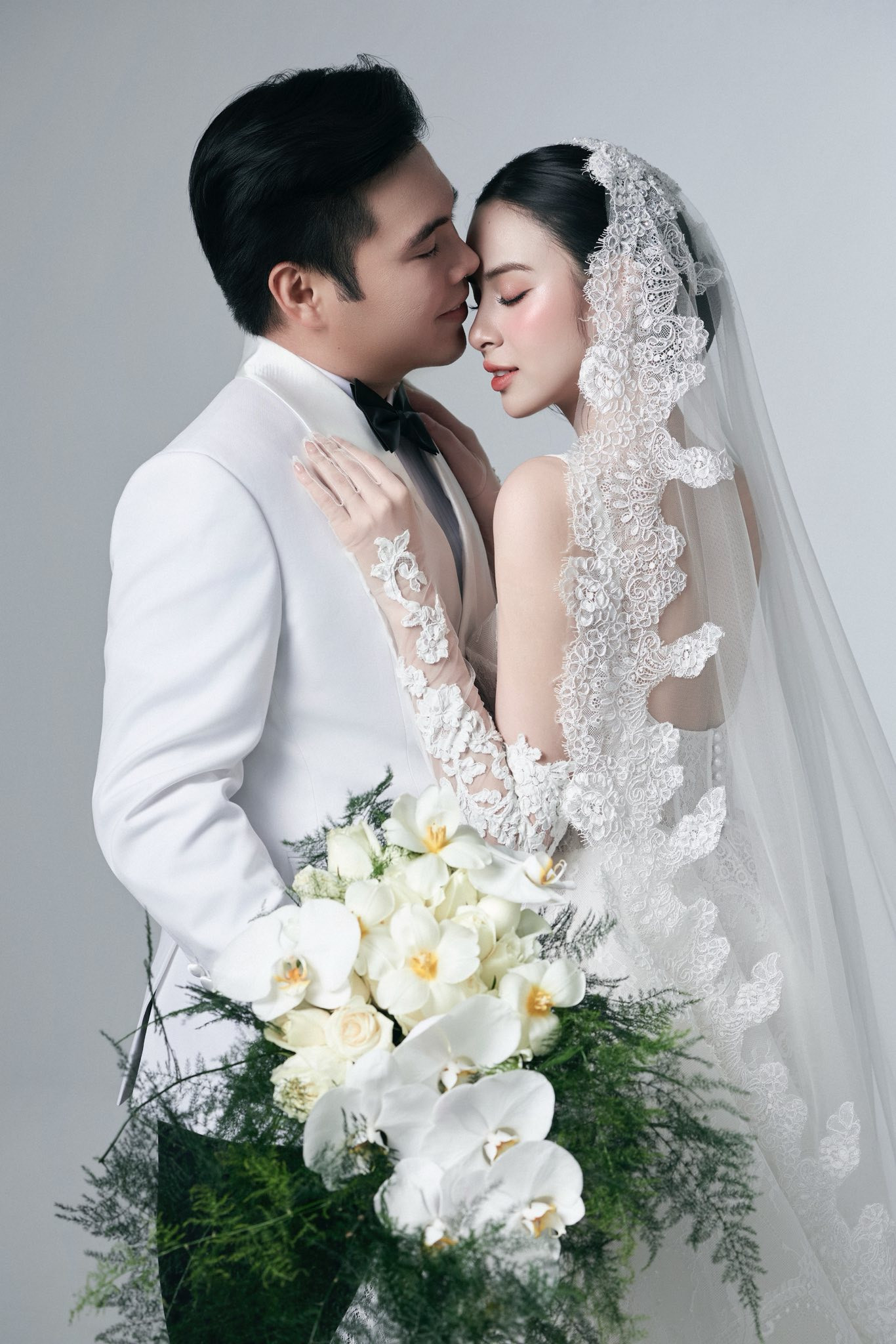 Người đẹp nổi tiếng Vbiz tổ chức lễ rước dâu kín đáo với thiếu gia tập đoàn lớn