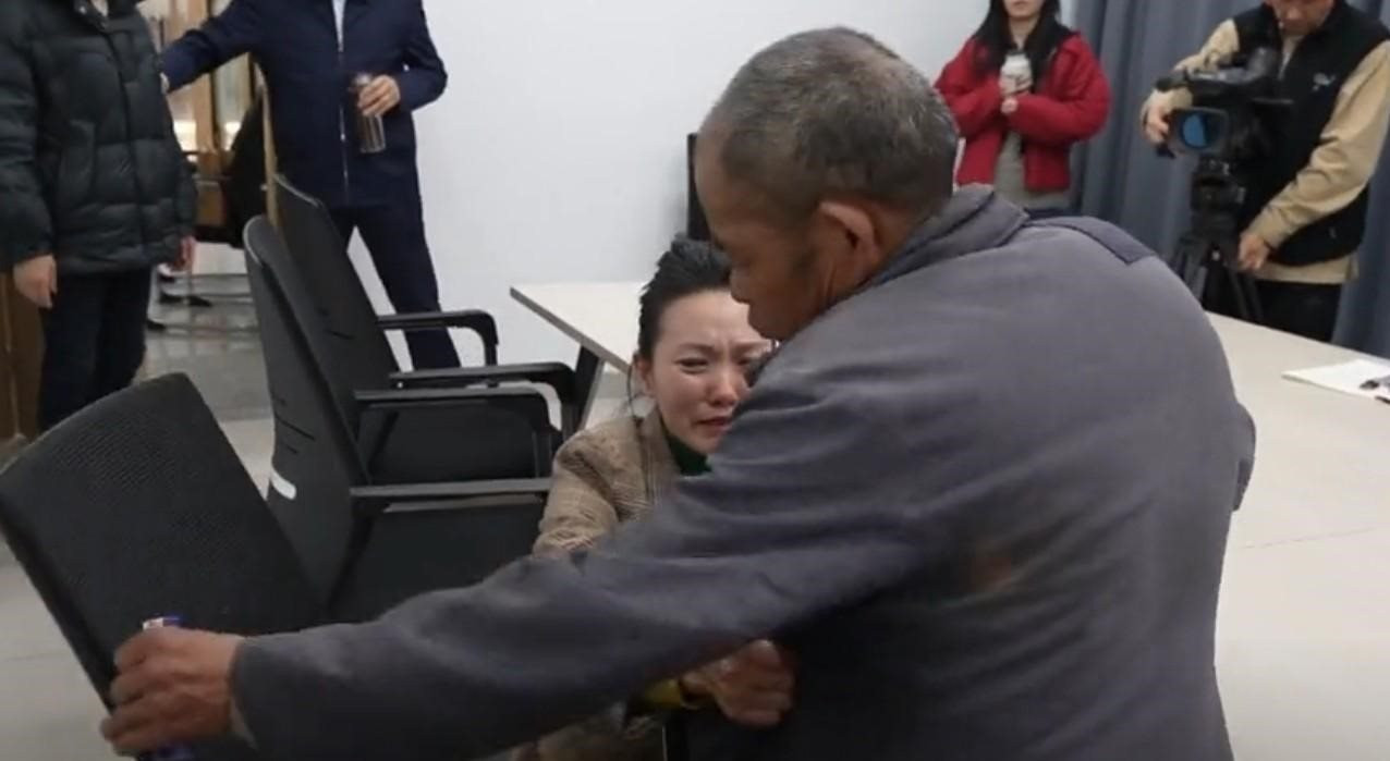 Bố nhận 6 tỷ tiền đền bù, con gái nuôi quay về đòi chia sau nhiều năm biệt tăm và cái kết khiến cả làng sững sờ - Ảnh 2.