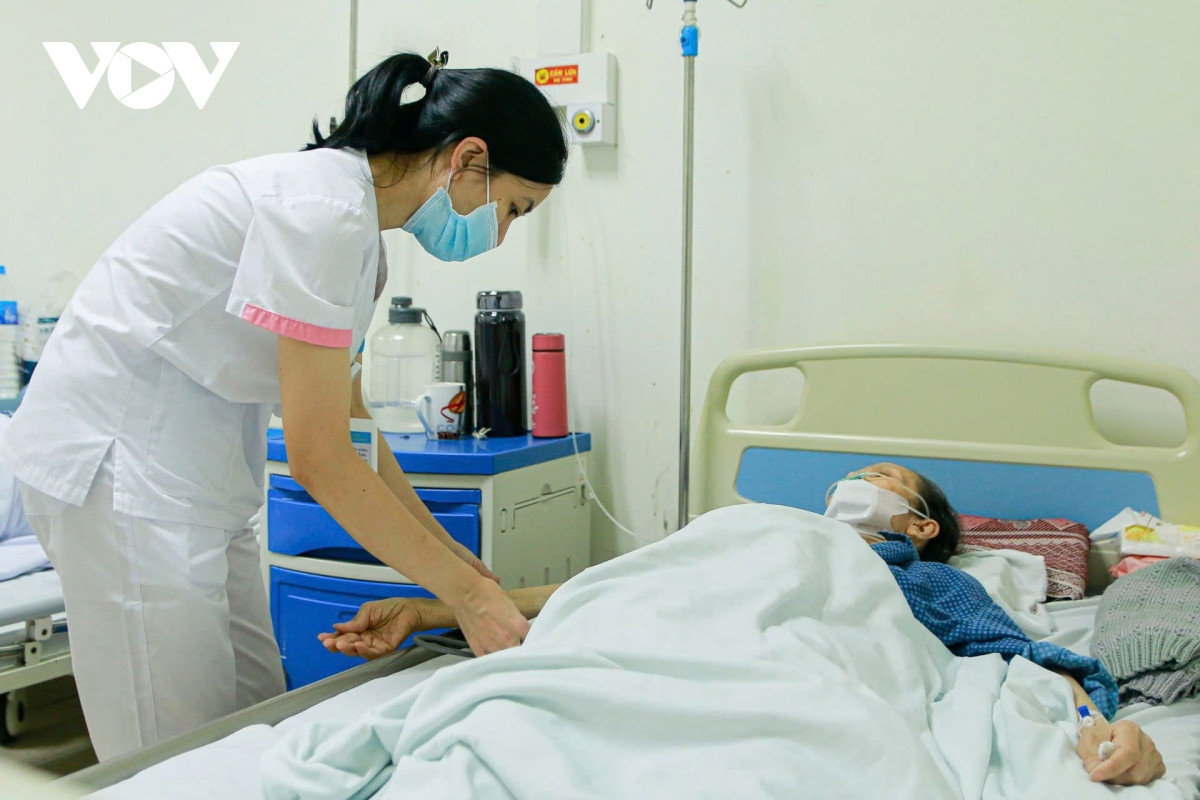 can canh khu dieu tri benh nhan cum a o ha noi, nhieu ca bi nang do nhap vien muon hinh anh 8