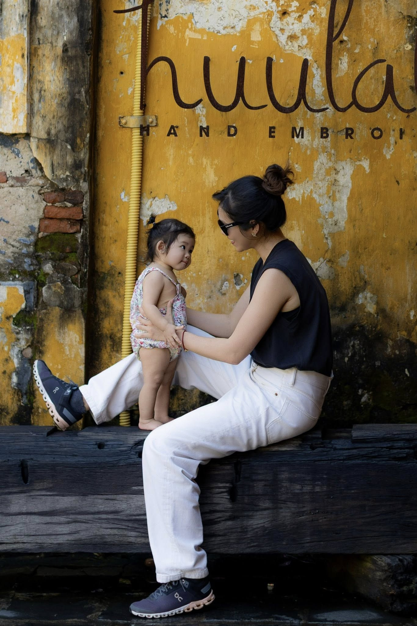 Con gái Á hậu Hoàng My gây sốt mạng trong ngày sinh nhật mẹ - Ảnh 10.