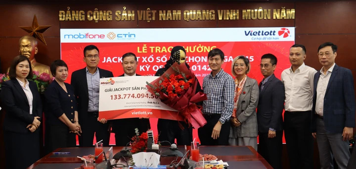 Anh. L may mắn trúng độc đắc gần 134 tỷ đồng. (Ảnh: Đại Việt)