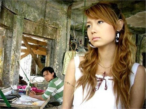 Minh Hằng chuẩn dân chơi hệ xăm trổ đổi hình mới liên xoành xoạch ở vị trí hiểm hóc