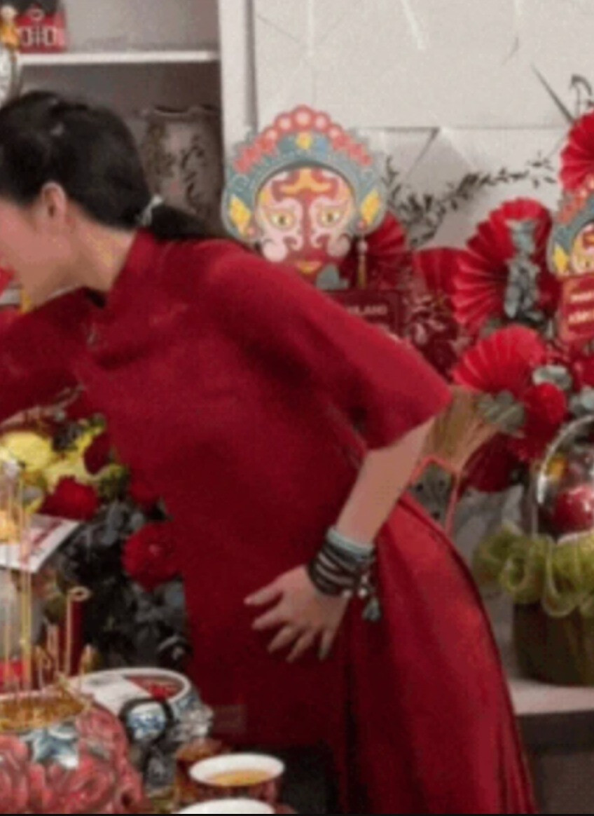 Chồng hơn 17 tuổi của Hoa hậu Khánh Vân nói gì về chuyện sinh con mà được khen hết lời