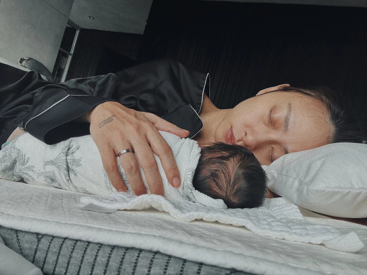 Cuộc sống làm mẹ bỉm sữa ở tuổi 46 của 'đả nữ' Ngô Thanh Vân - 1