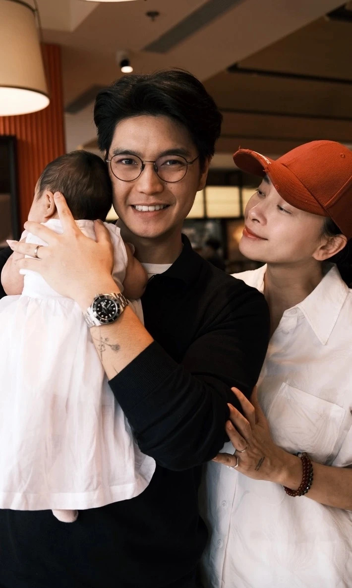 Ông xã là chỗ dựa để cùng Ngô Thanh Vân chăm sóc con.