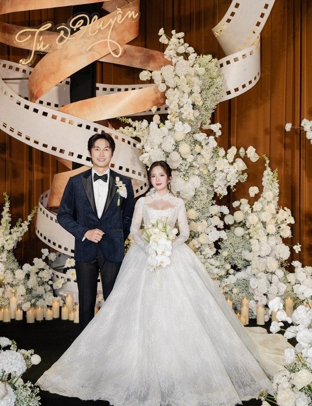 Bên trong căn biệt thự bạc tỷ tại Hà nội của Đình Tú sau khi cưới vợ