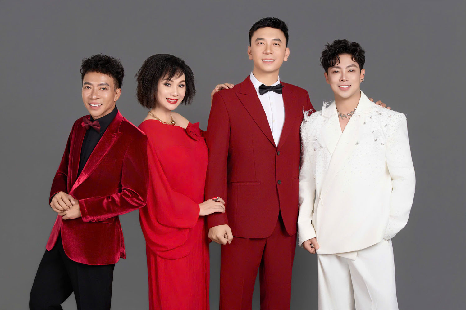 NSƯT Việt Hoàn làm điều đặc biệt ở tuổi U60 sau hôn nhân đổ vỡ - Ảnh 1.