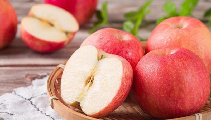 Ăn một quả táo mỗi ngày có thể bảo vệ tim mạch không Bác sĩ tiết lộ sự thật