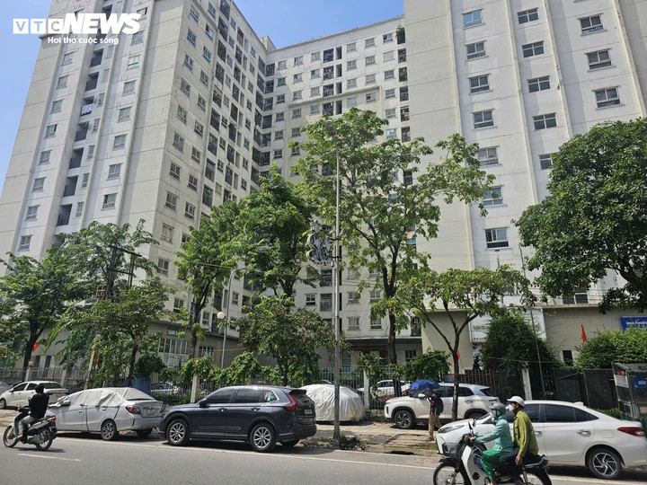 Nhiều người ở dự án Ecohome bị chủ đầu tư đòi nhà vì mua lại từ người thuê F1 vốn không đúng đối tượng được mua NƠXH. (Ảnh: Phạm Duy).