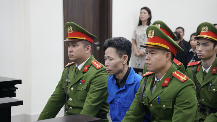 Bị cáo Cao Văn Hùng tại toà.