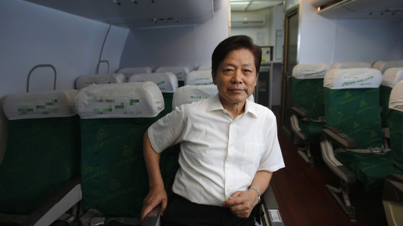 Không biệt thự, không siêu xe, mặc áo 10 năm mới bỏ: Tỷ phú phá vỡ hình mẫu giàu sang vì một câu nói của mẹ - Ảnh 1.