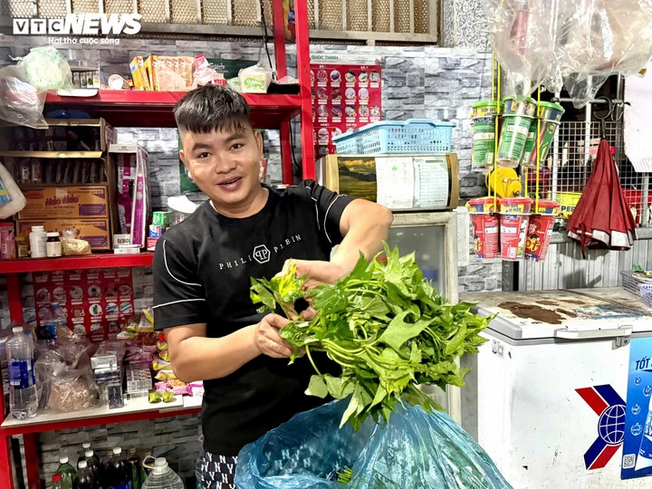 Chưa hết ngày đã dọn hàng, cất vào tủ lạnh, khi có khách hỏi sẽ đem ra bán.