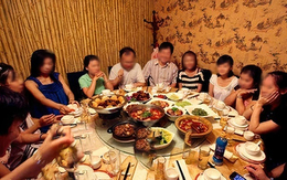 Đàn ông càng ít tiền càng ngại họp lớp: Sự thật trần trụi ở tuổi trung niên - Ảnh 1.