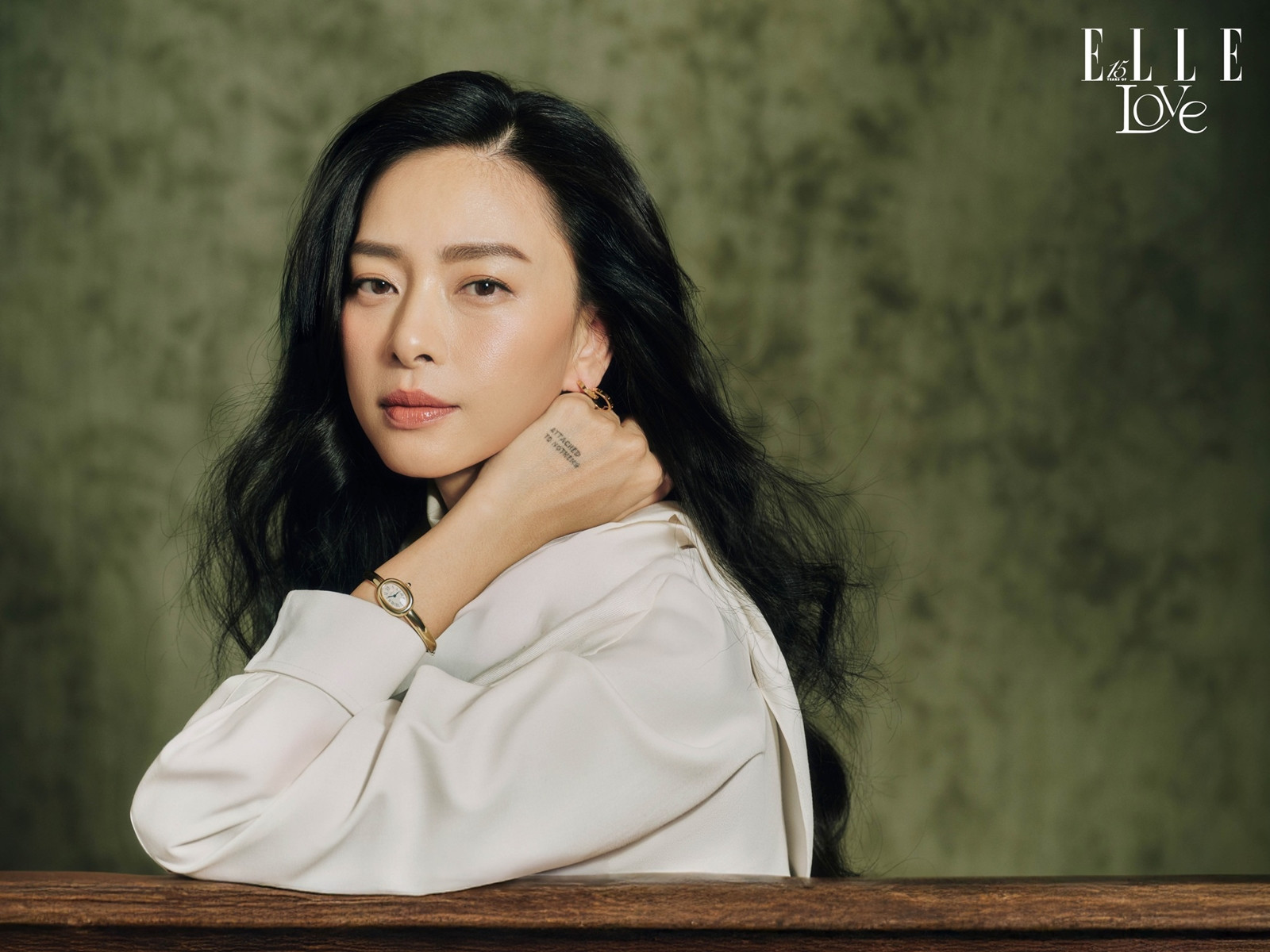 Ngô Thanh Vân bế con lên tạp chí chia sẻ buông bỏ nhiều trên hành trình làm mẹ