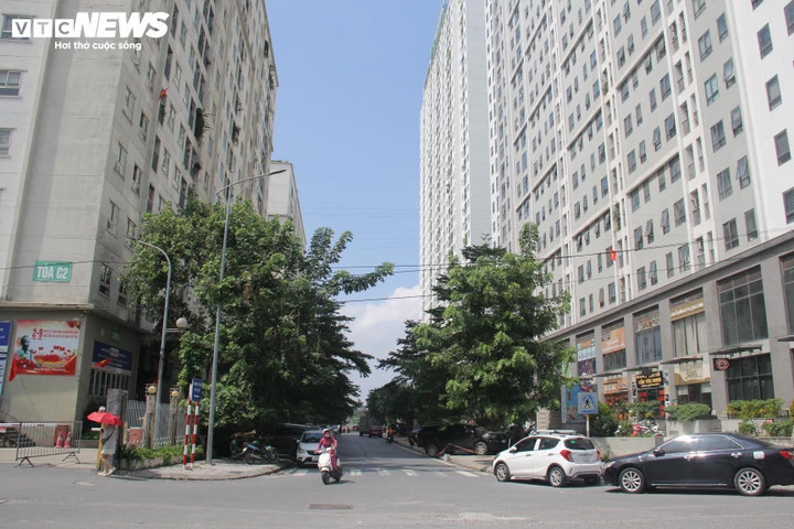 Nhiều căn nhà ở xã hội dạng thuê - mua được môi giới ngang nhiên rao bán, dù chủ nhà vẫn đang ở.