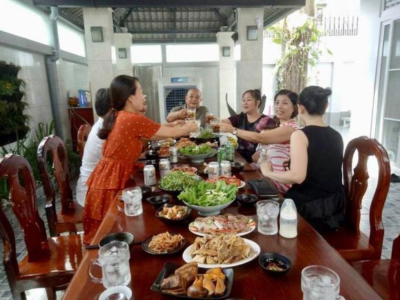 NSND Hồng Vân và Lê Tuấn Anh: Hạnh phúc bên tổ ấm tuổi U60 - Ảnh 16.