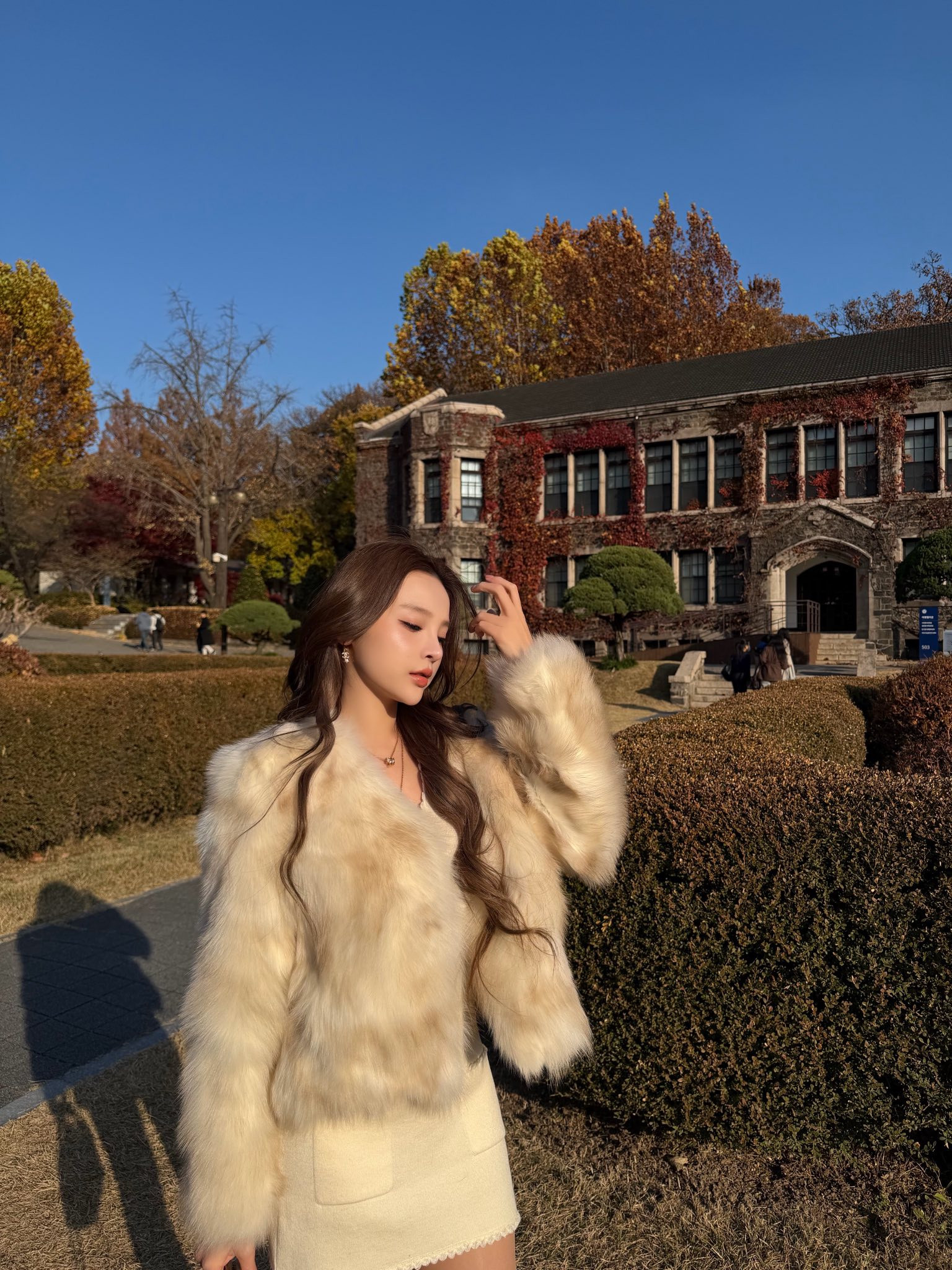 Huyền Baby xinh như búp bê tại Hàn Quốc phản ứng Lan Ngọc gây chú ý