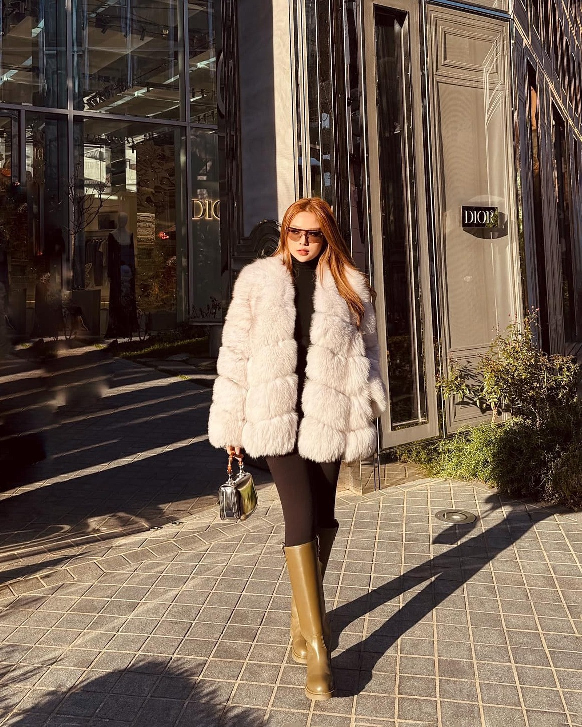 Huyền Baby xinh như búp bê tại Hàn Quốc phản ứng Lan Ngọc gây chú ý