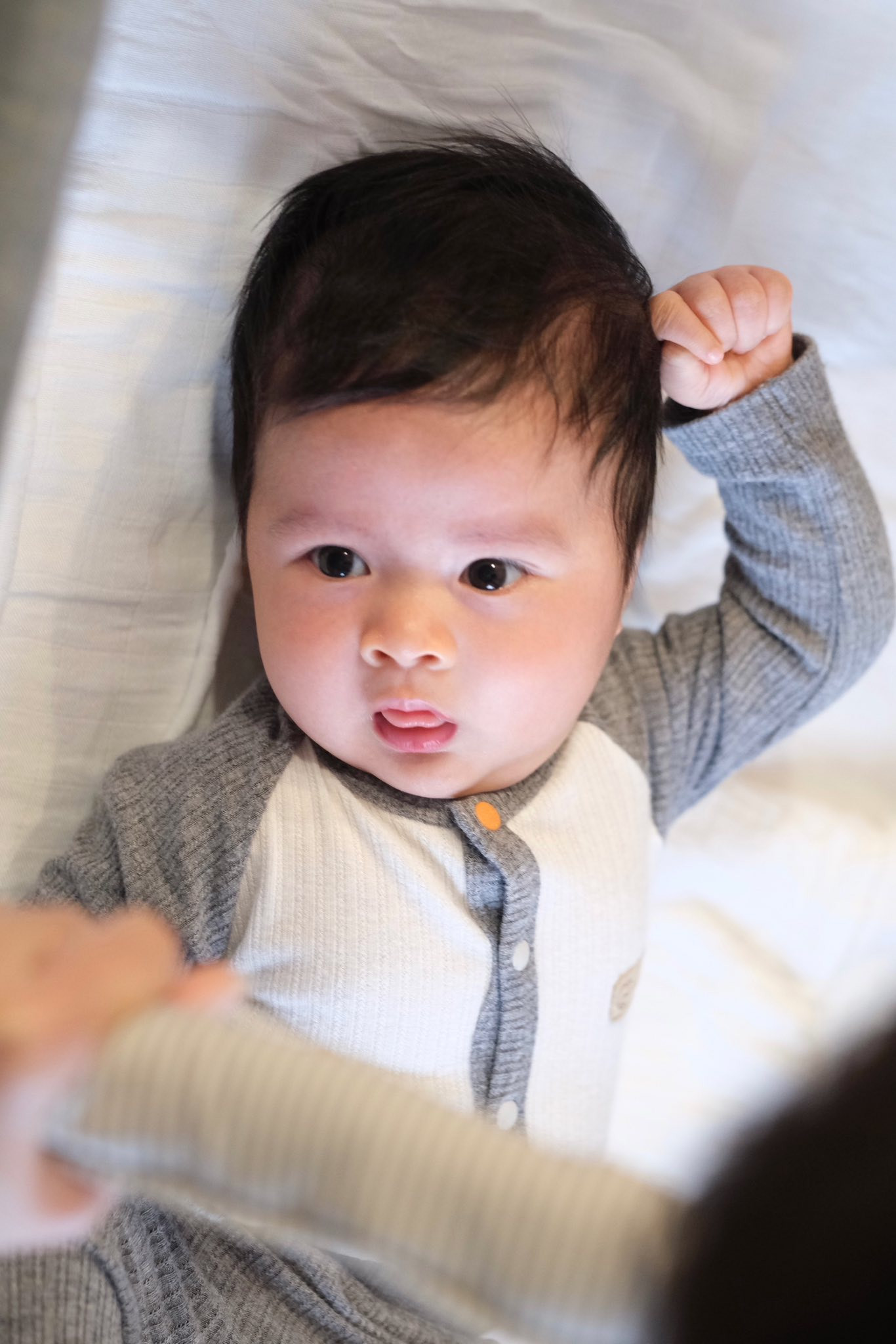 Ngọc Hân 'lịm tim' với biểu cảm dễ thương của con trai gần 3 tháng tuổi - Ảnh 7.