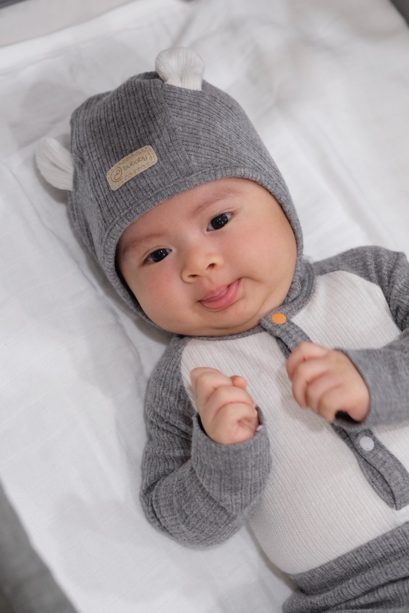 Ngọc Hân 'lịm tim' với biểu cảm dễ thương của con trai gần 3 tháng tuổi - Ảnh 4.