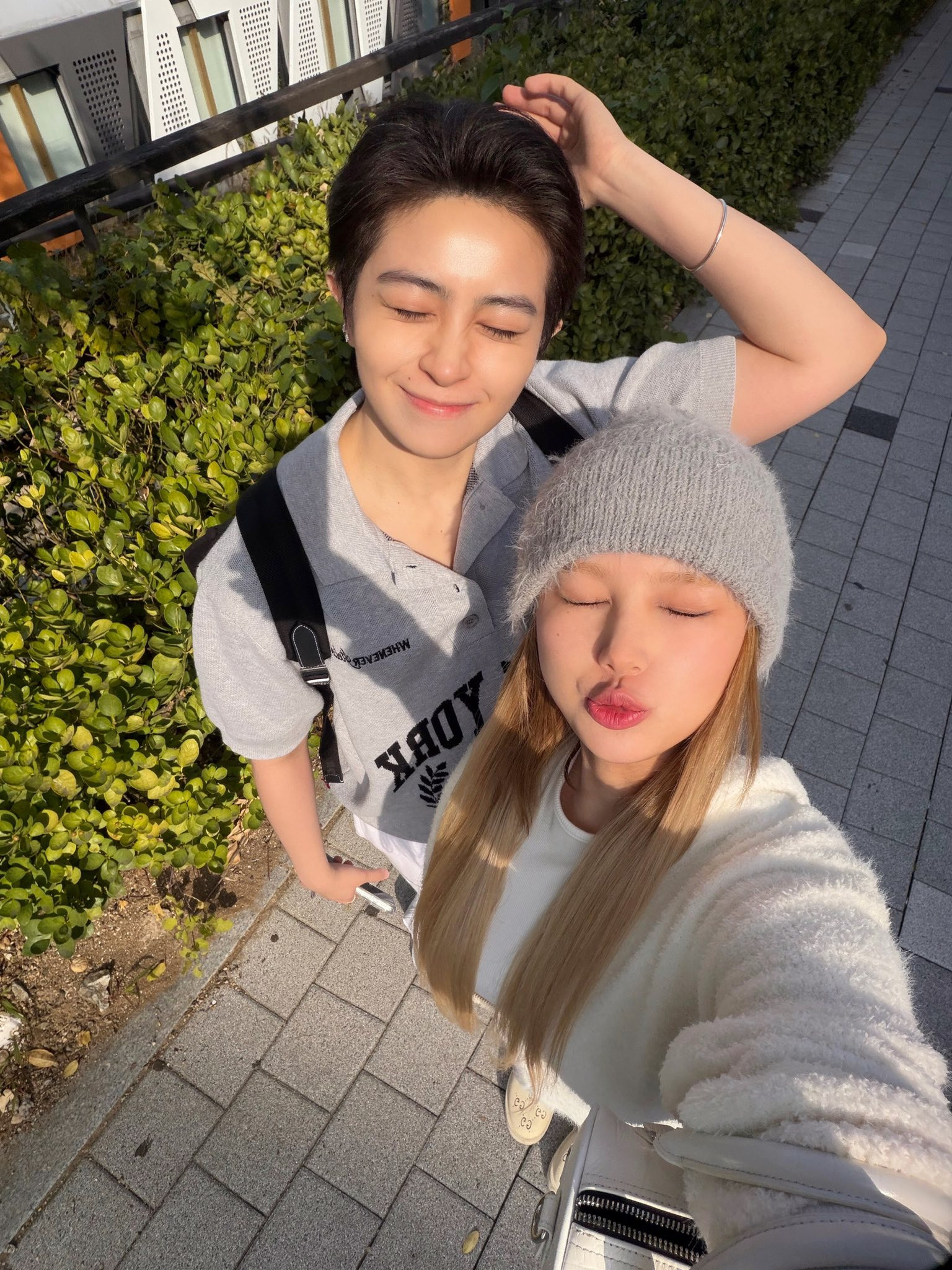 Loạt ảnh chụp bằng cam thường của Xoài Non ở Hàn Quốc