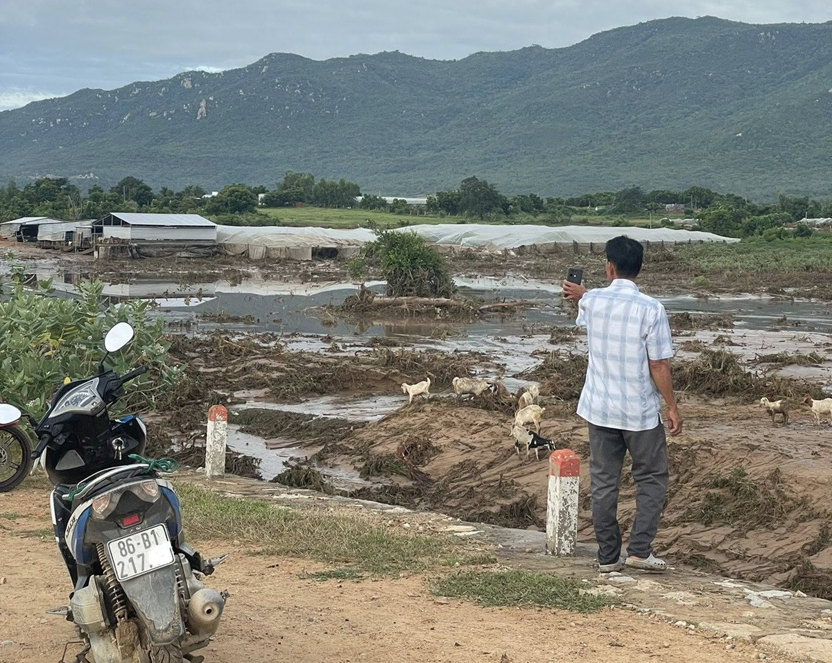 Hiện trường tan hoang sau vụ vỡ hồ chứa nước ở lâm đồng 4. minh thiện.jpg