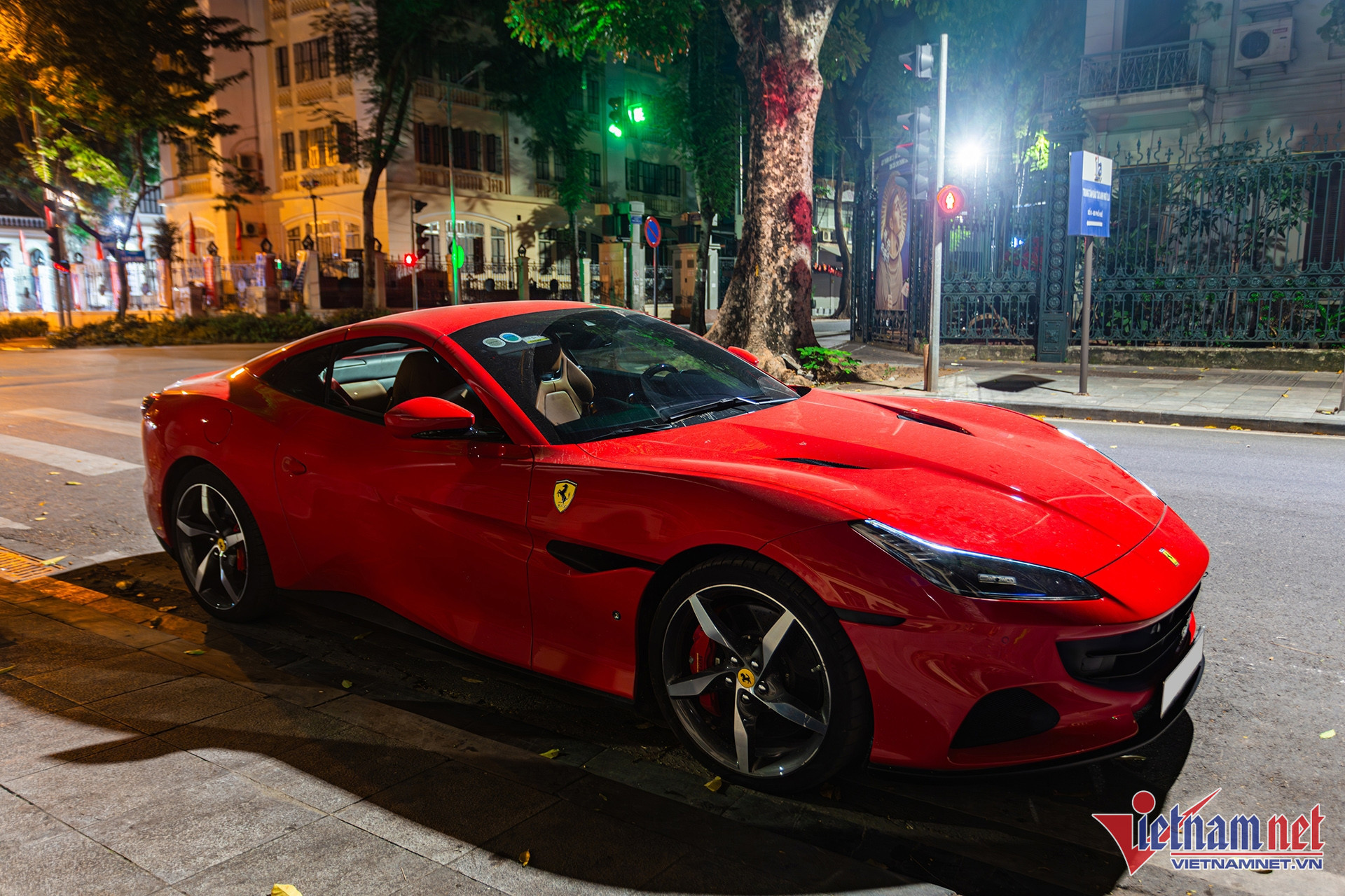 W-ferrari portofino 3.jpg