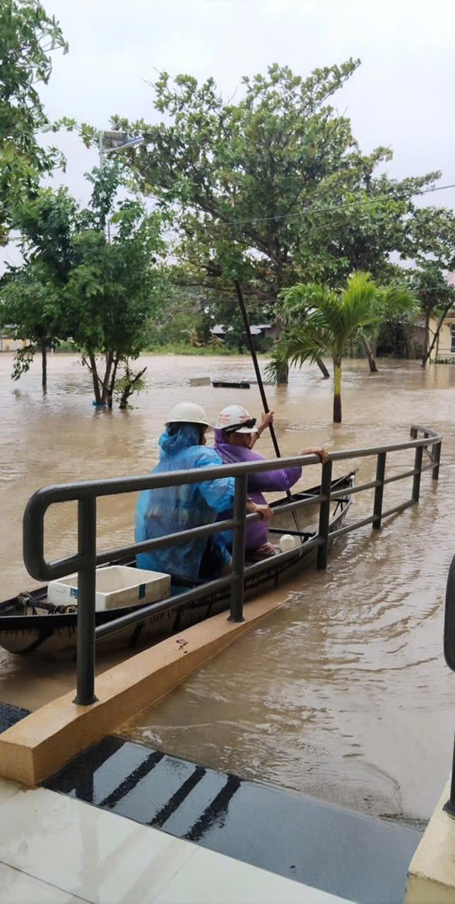 Bố Hoa hậu Yến Nhi mất tích giữa nước lũ , nàng hậu cầu cứu khẩn cấp - Ảnh 4.