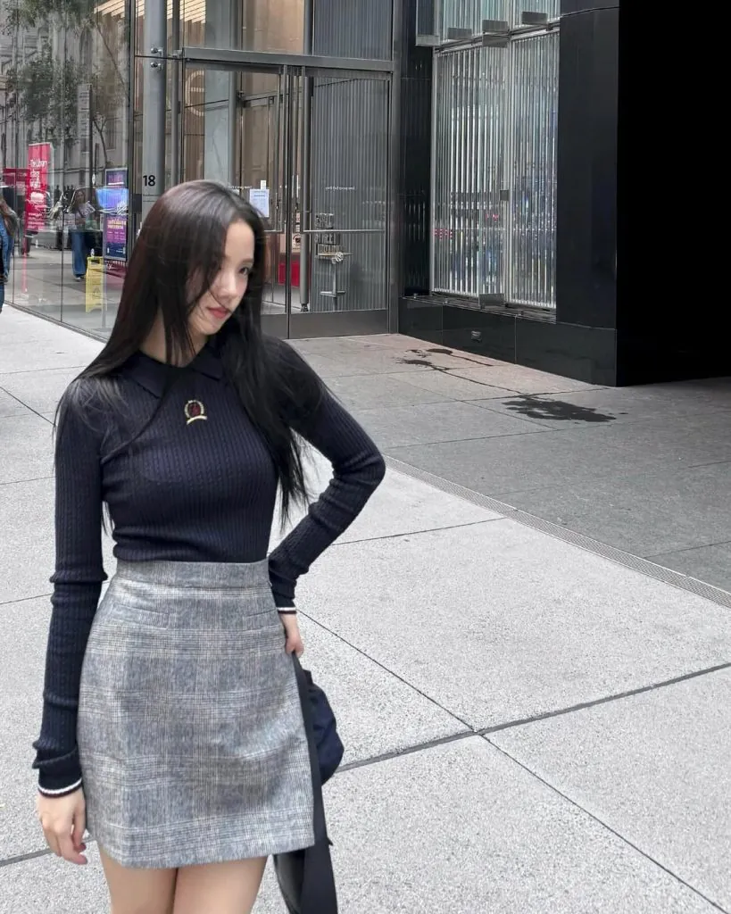 4 Cách phối áo len sành điệu như sao Hàn mùa đông - Ảnh 2.