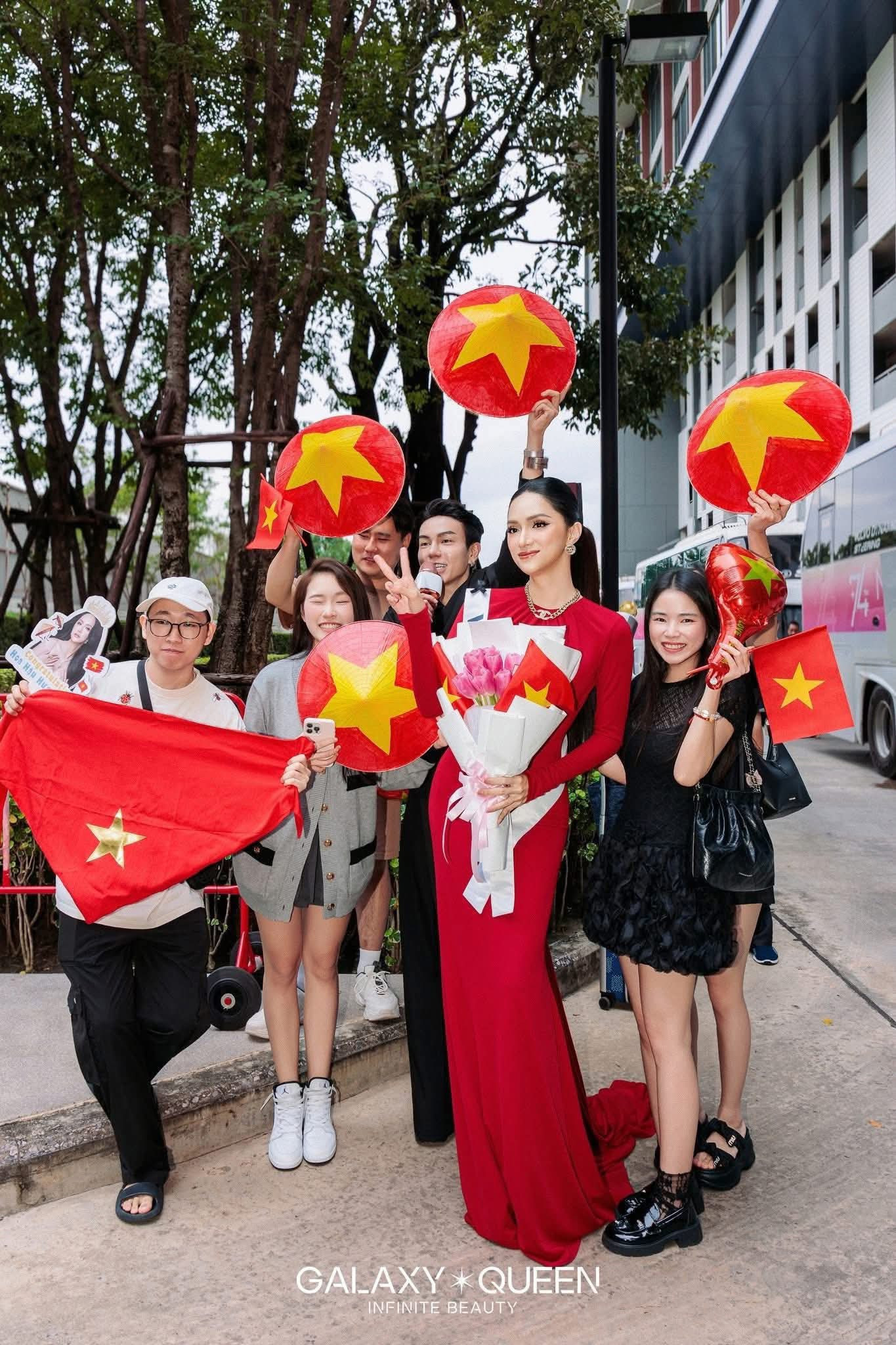 Hòa Minzy ủng hộ Hương Giang sau Miss Universe 2025: Tình bạn vững mạnh - Ảnh 4.