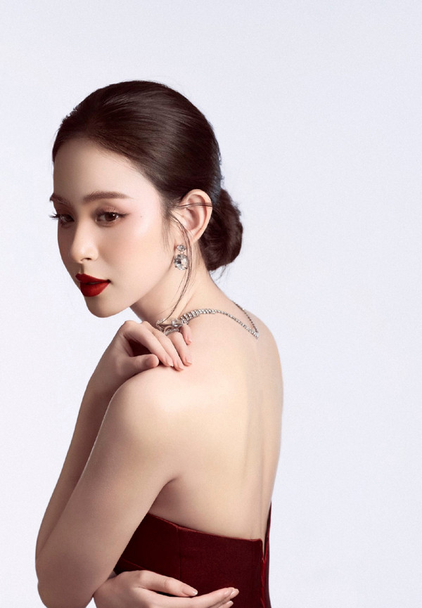 Mỹ nhân quê Ninh Bình vừa làm đám cưới với chồng thiếu gia khoe nhan sắc mừng sinh nhật - Ảnh 6.