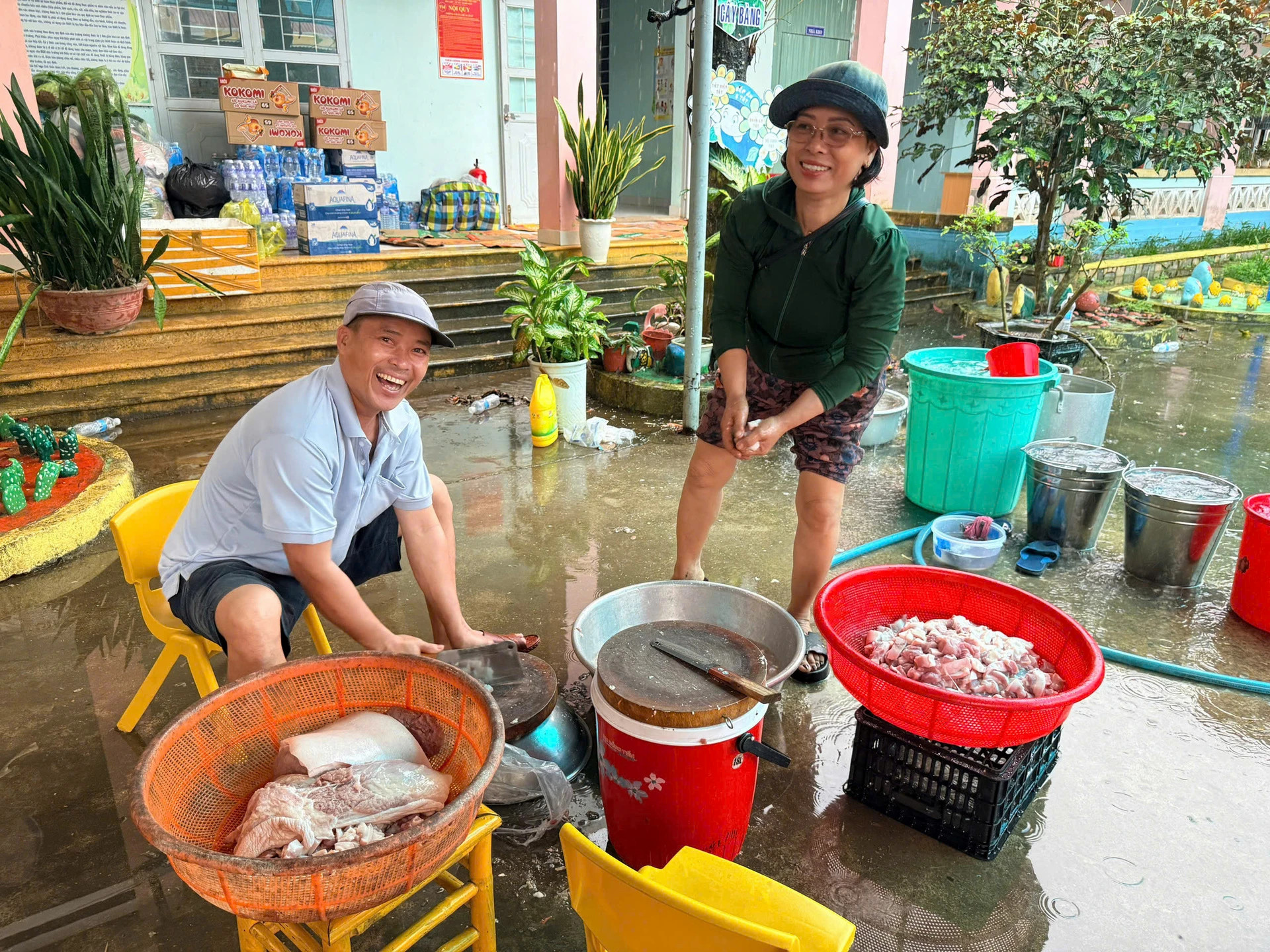 Khi tình người cao hơn mực nước lũ - 2