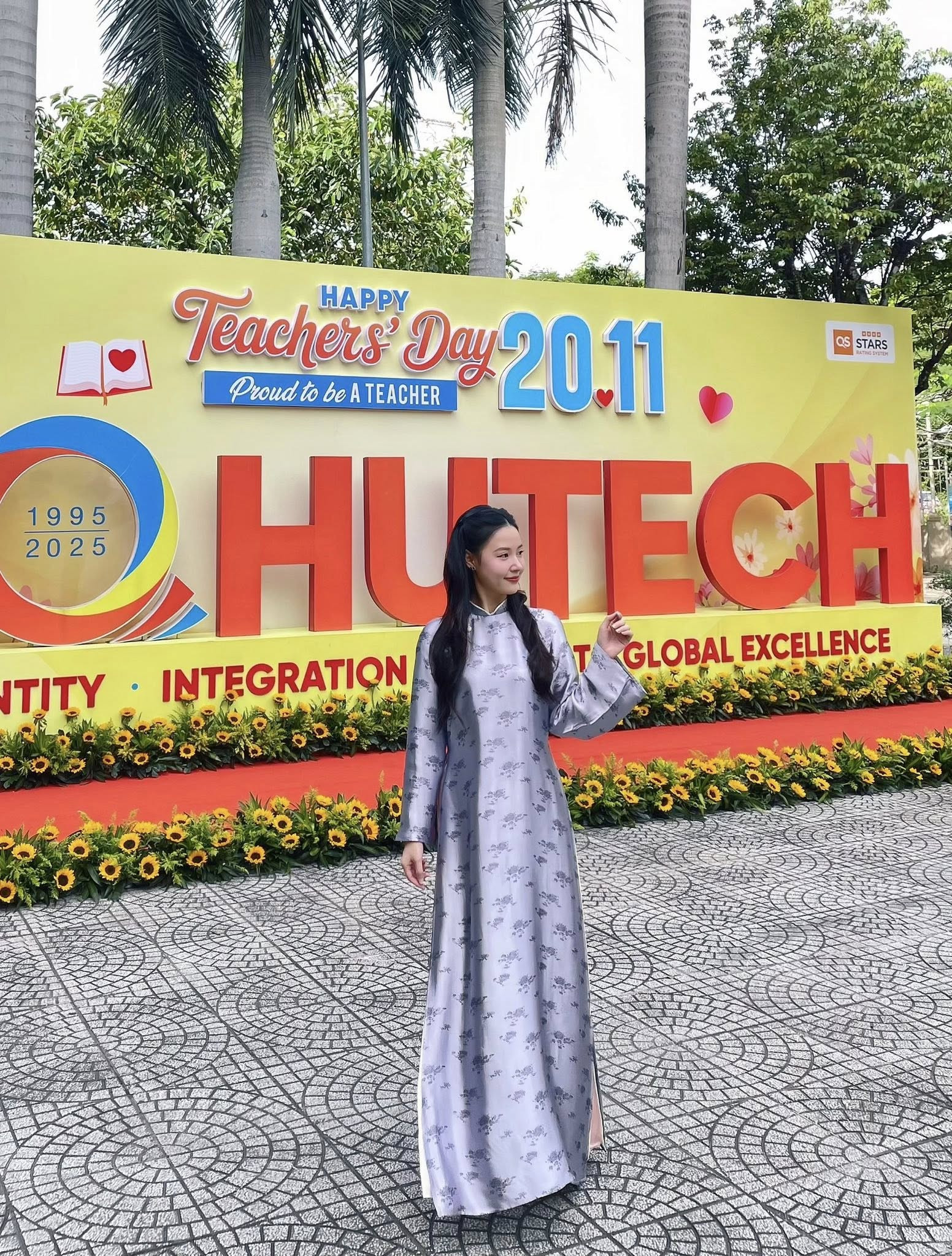 Midu hiếm hoi khoe công việc giảng viên