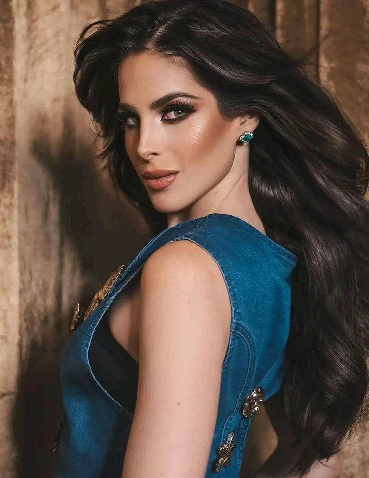 Cô trả lời đầy thuyết phục: “Nếu trở thành Miss Universe, tôi muốn dùng tiếng nói của mình để bảo vệ người khác, tạo ra thay đổi. Chúng tôi là những người phụ nữ có khả năng viết lại lịch sử