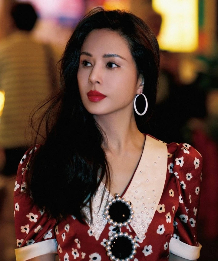 Lý Nhược Đồng lận đận tình duyên.