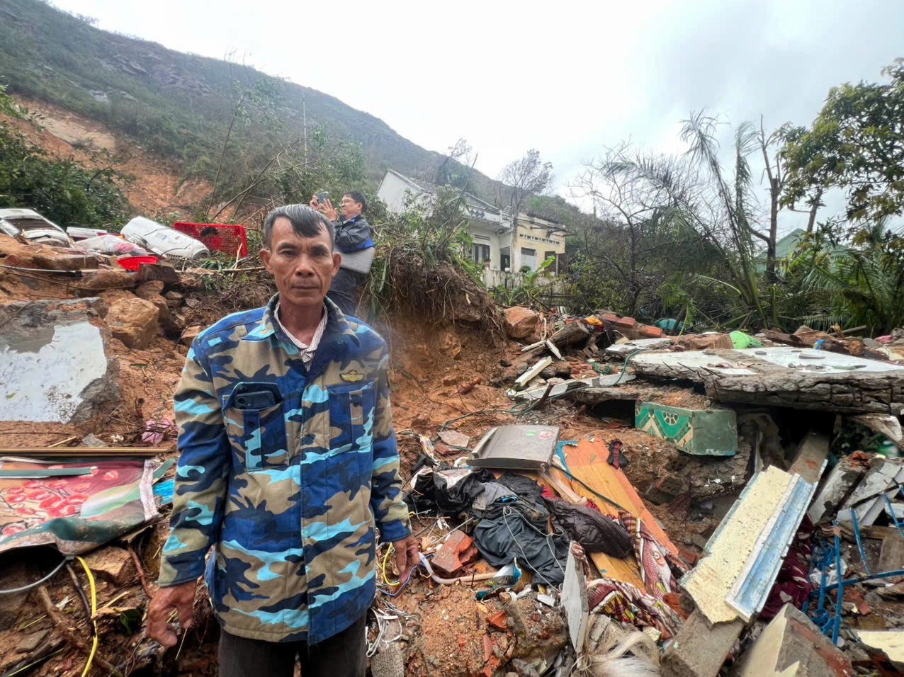 ‘Lũ rút rồi, nhưng tôi không còn mẹ’ - 2