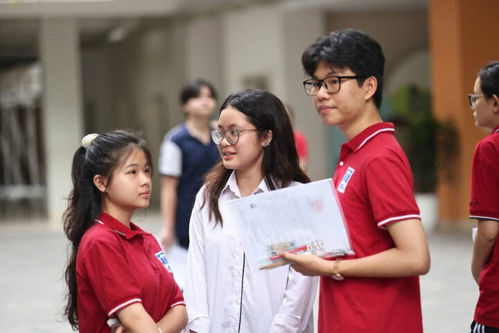 Thí sinh tham dự kỳ thi tốt nghiệp THPT năm 2025 (Ảnh minh hoạ)