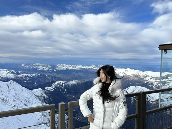 Sắc vóc tuổi 18 của con gái Nguyễn Thị Huyền - Ảnh 9.