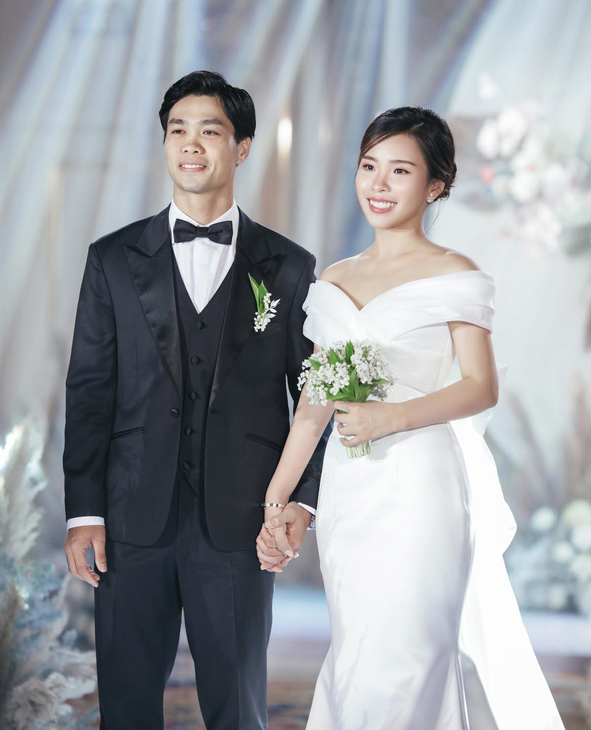 Hôn nhân viên mãn của Công Phượng và bà xã nhà