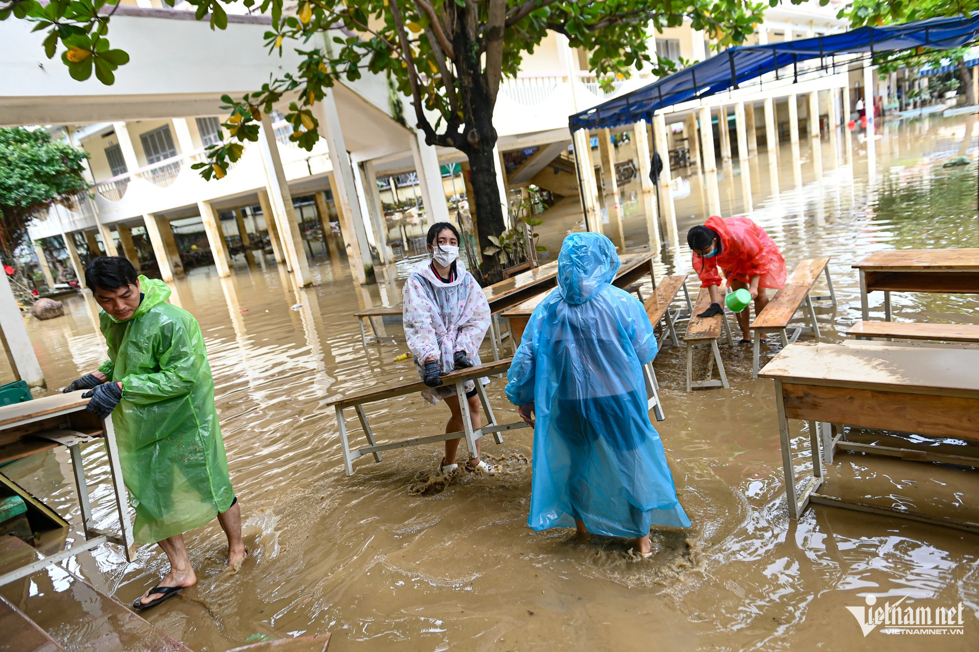 w ngap lut nha trang 19 953.jpg