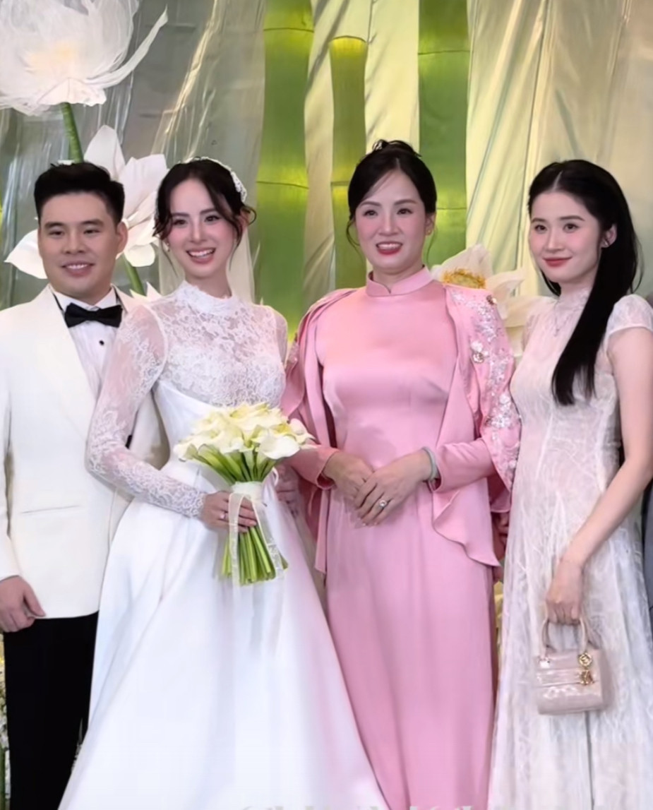 Dâu hào môn Hương Liên khoe ảnh du lịch trăng mật sang chảnh sau đám cưới