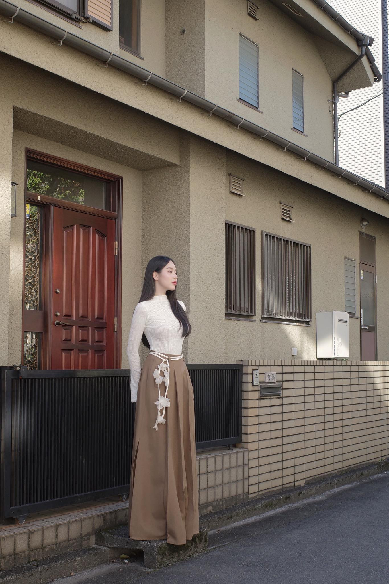 Hoa hậu thanh thủy tỏa sáng trên đường phố Nhật Bản với bí quyết làm đẹp đặc biệt - Ảnh 4.