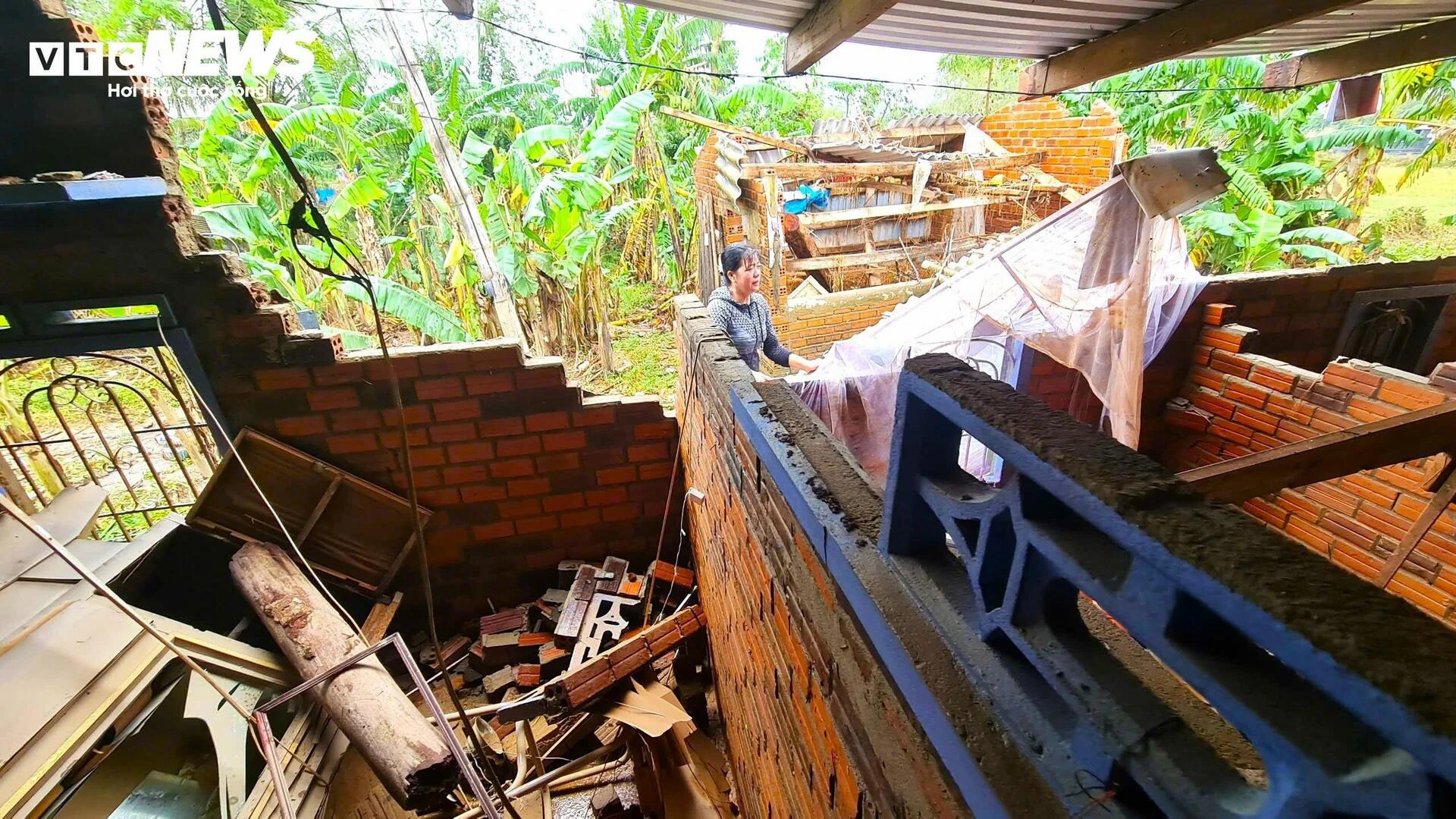 Những hình ảnh nhói lòng nơi rốn lũ Hòa Thịnh - 8